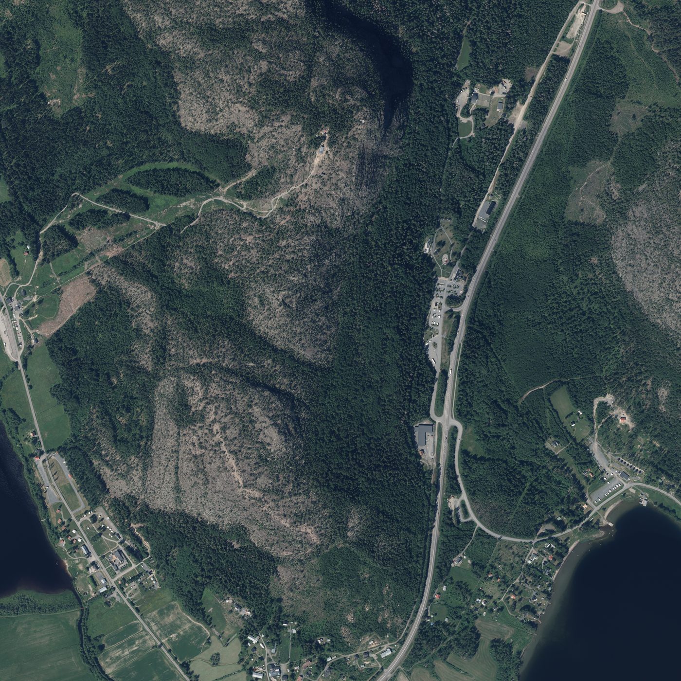 Skuleberget ovanifrån, flygfoto av rutan på 2 x 2 km.
